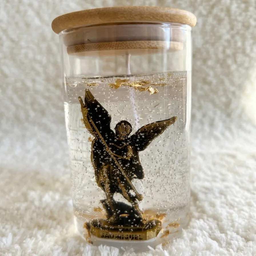 Vela Artesanal em Gel: São Miguel Arcanjo com Folhas de Ouro